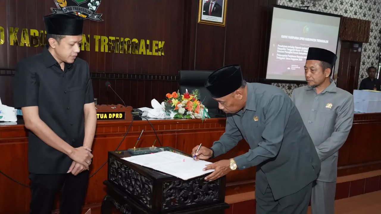 DPRD Trenggalek Sahkan Perubahan SOTK