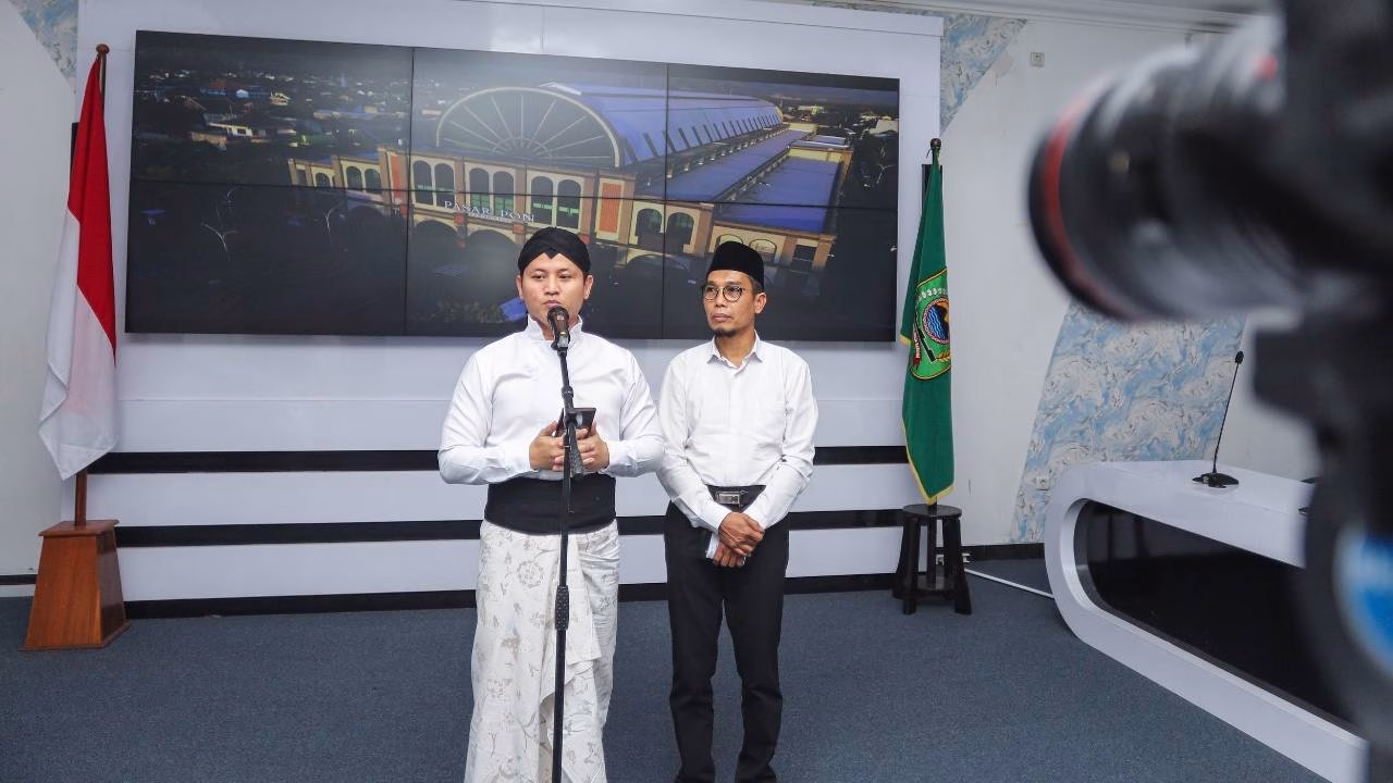 Bupati Trenggalek, Mochamad Nur Arifin, kembali memberikan keringanan retribusi pelayanan pasar di wilayahnya. Melalui Keputusan Bupati Nomor 100.3.3.2/254/406.001.3/2025, tarif retribusi dipangkas antara 1% hingga 75% demi menggairahkan aktivitas ekonomi pasar dan meringankan beban para pedagang.